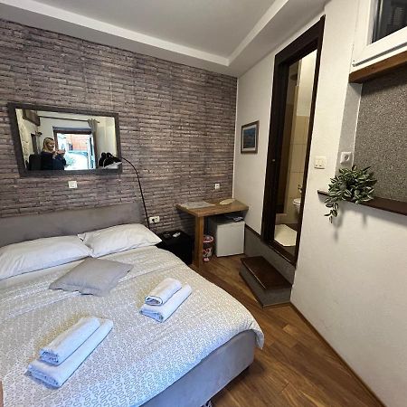 Elena Rooms Split Exterior photo